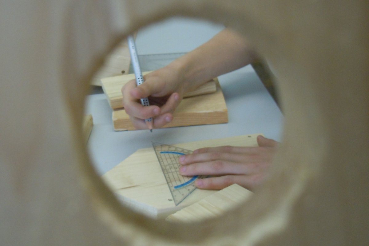 Titelbild für Beitrag: Impressionen aus den AGs: Holz & Modellbau-AG