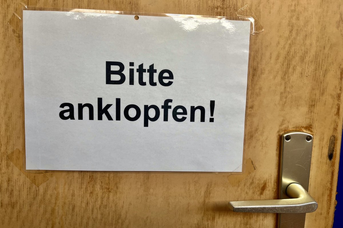 Titelbild für Beitrag: Bitte anklopfen :)