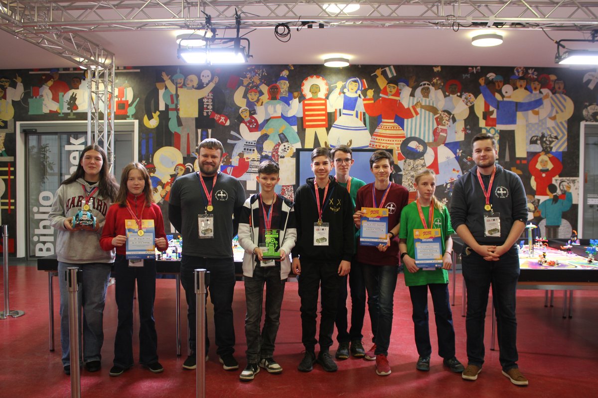 Titelbild für Beitrag: FS-Lego erfolgreich beim „FIRST LEGO League“-Wettbewerb in Merseburg – ein Rückblick